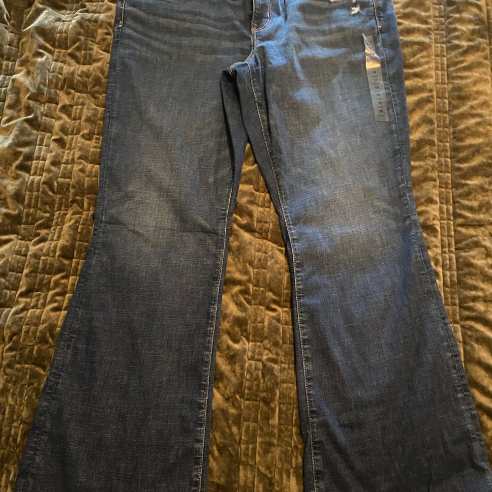 American Eagle 18 short new kick bootcut jeans
